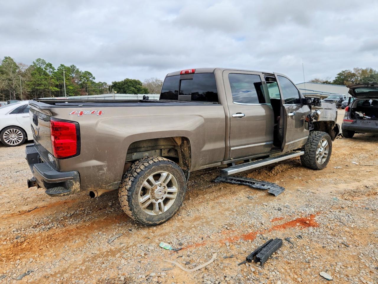 2015 Chevrolet Silverado K2500 High Country - Image 3
