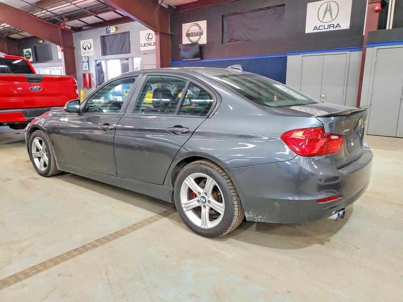 2013 BMW 328 Xi - Фото 2