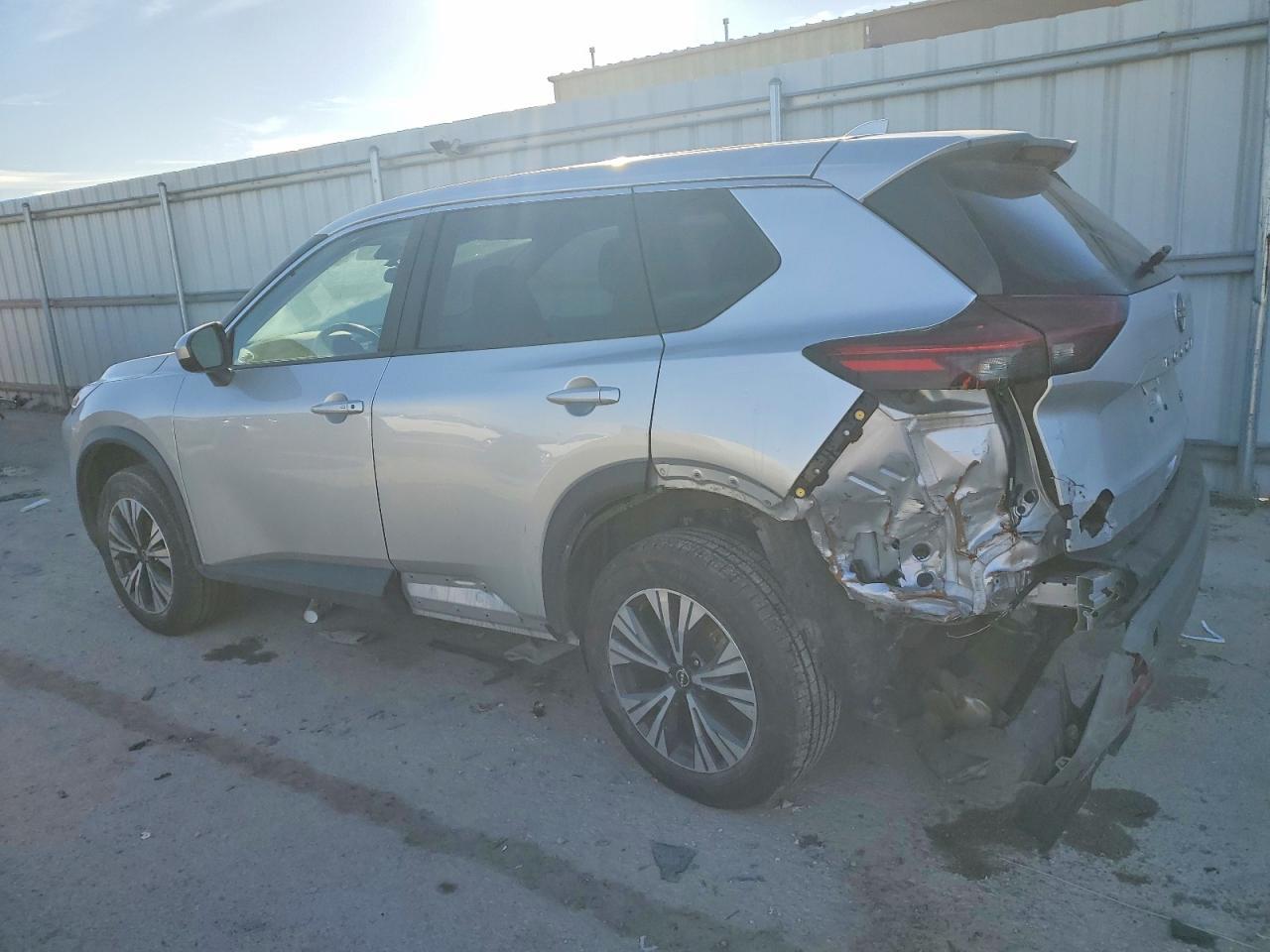 2023 Nissan Rogue Sv - Image 2
