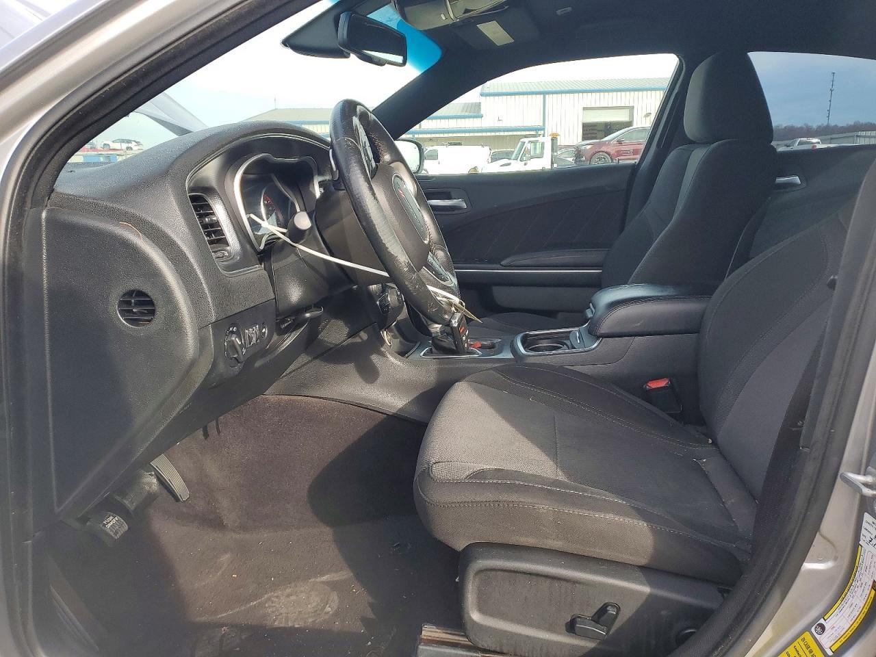 2018 Dodge Charger R - Image 7