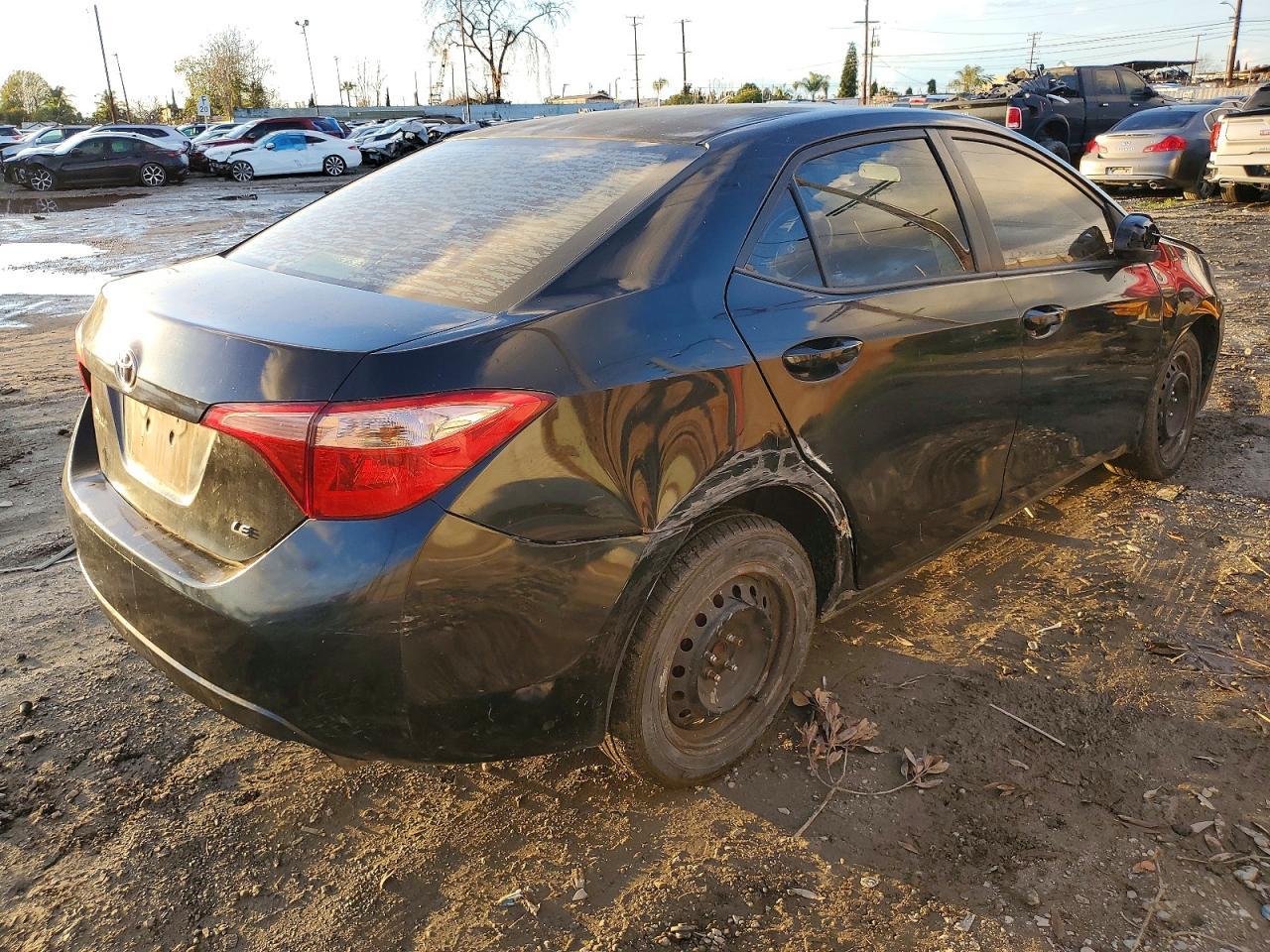 2017 Toyota Corolla Le - Фото 3
