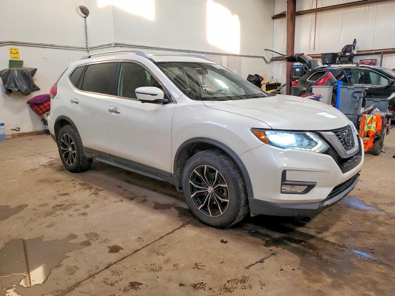 2018 Nissan Rogue S - Фото 4