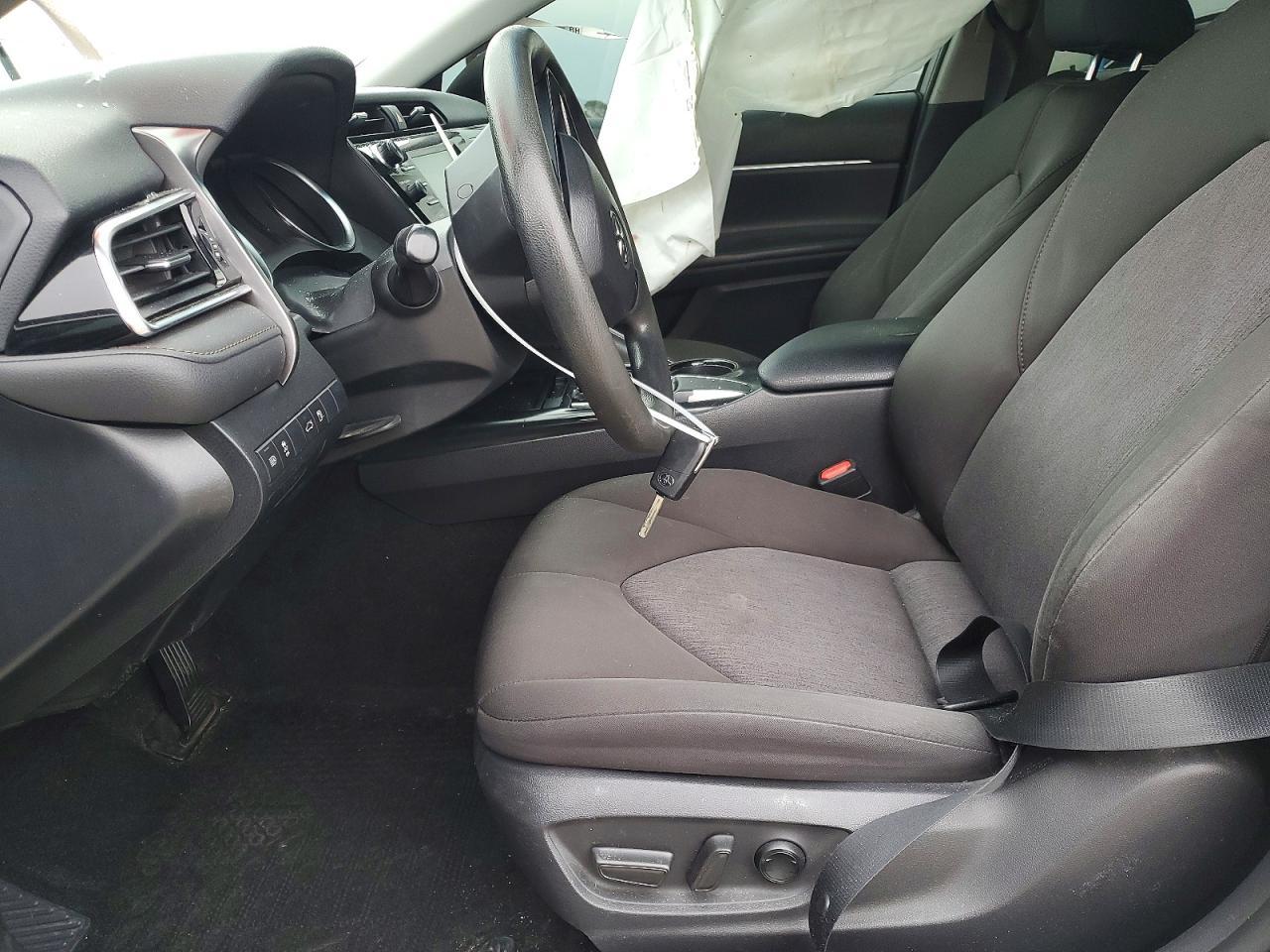 2018 Toyota Camry Le - Image 7
