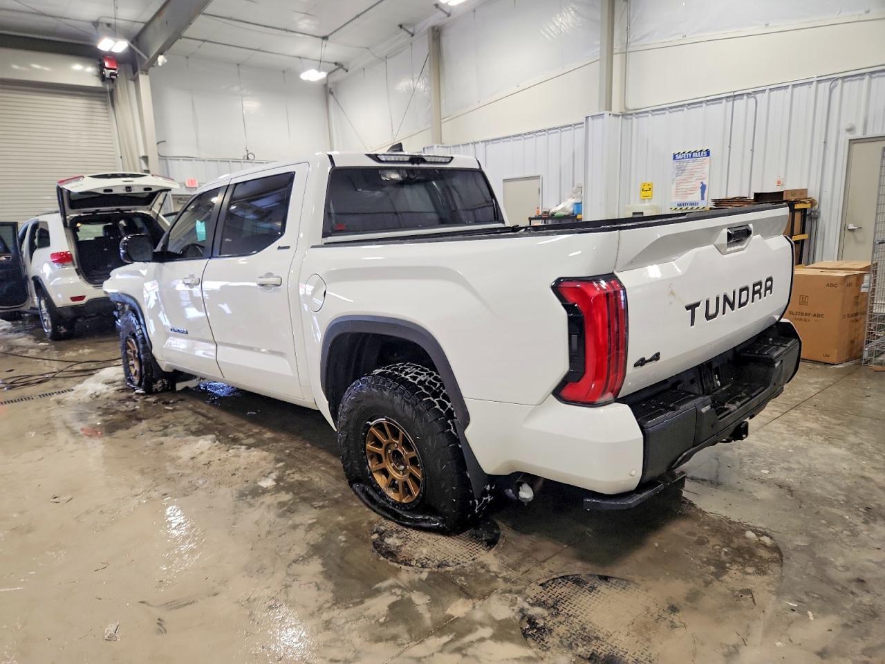 2024 Toyota Tundra Limited - Фото 2