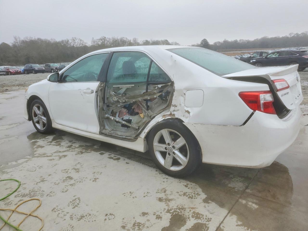 2012 Toyota Camry Base - Фото 2
