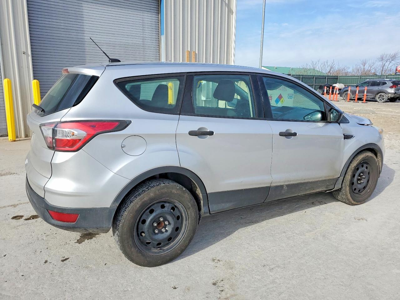 2017 Ford Escape S - Фото 3