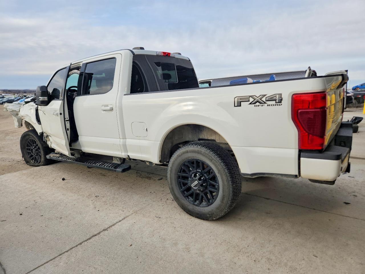 2021 Ford F350 Super Duty - Фото 2