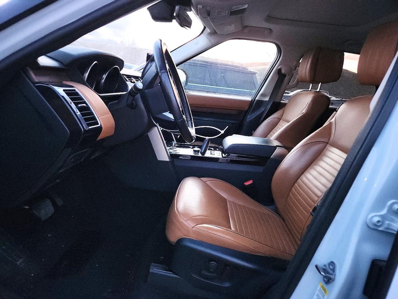 2017 Land Rover Discovery Hse Luxury - Image 7