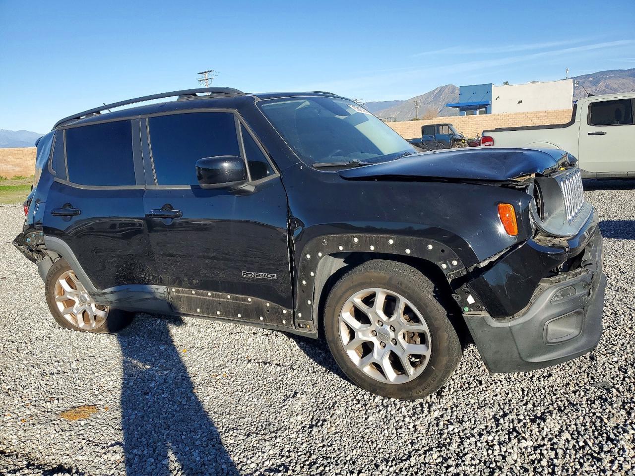 2016 Jeep Renegade Latitude - Image 4