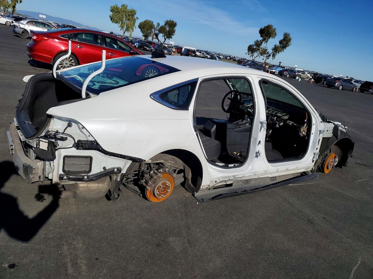 2023 Honda Accord Hybrid Sport - Image 3