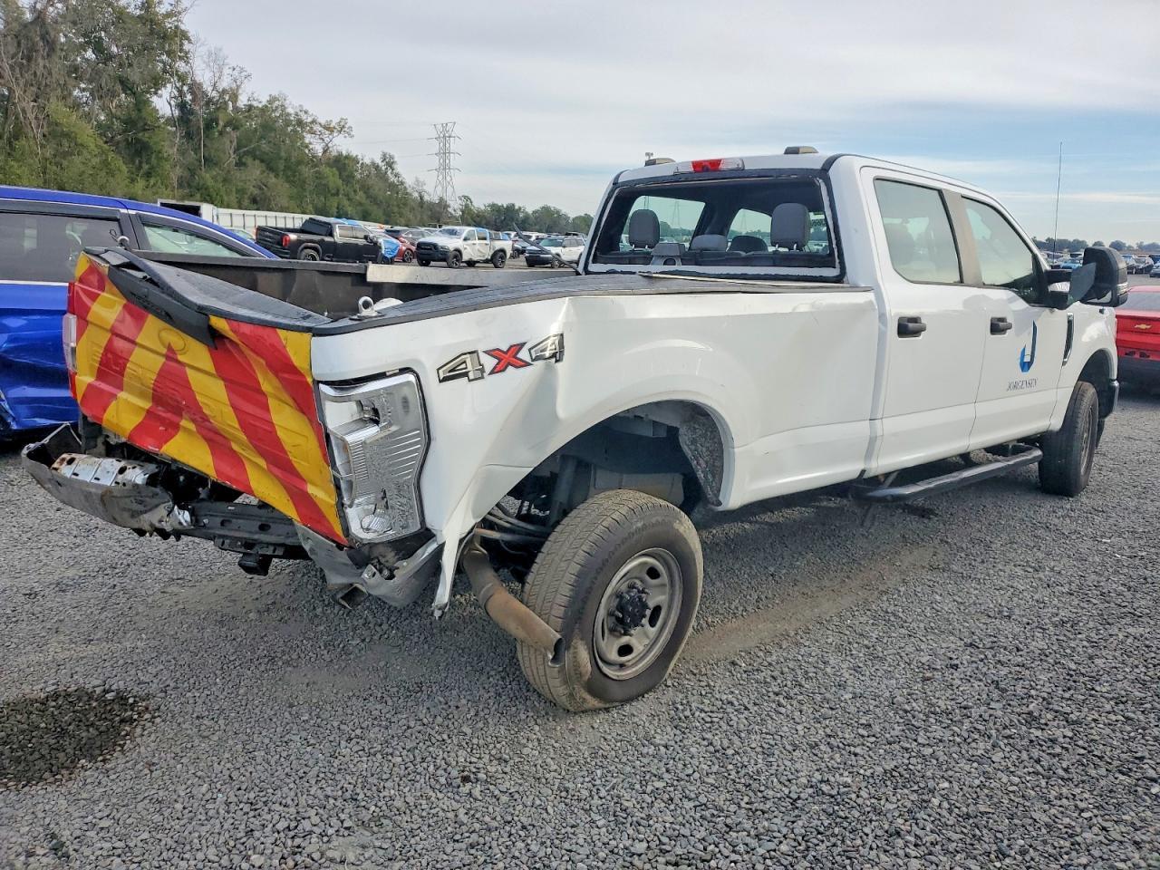 2021 Ford F250 Super Duty - Фото 3