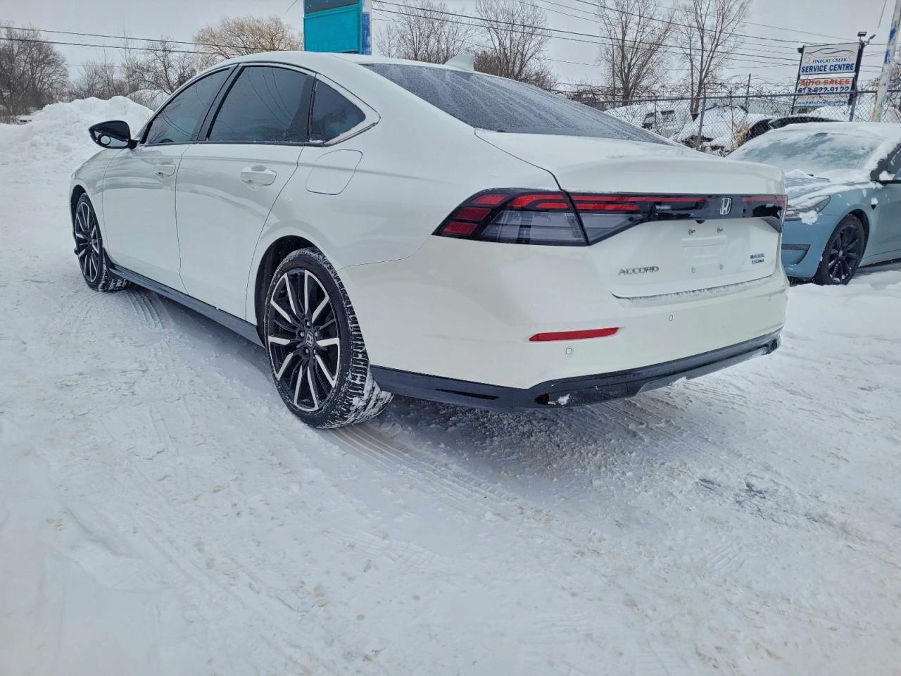 2023 Honda Accord Touring Hybrid - Image 3