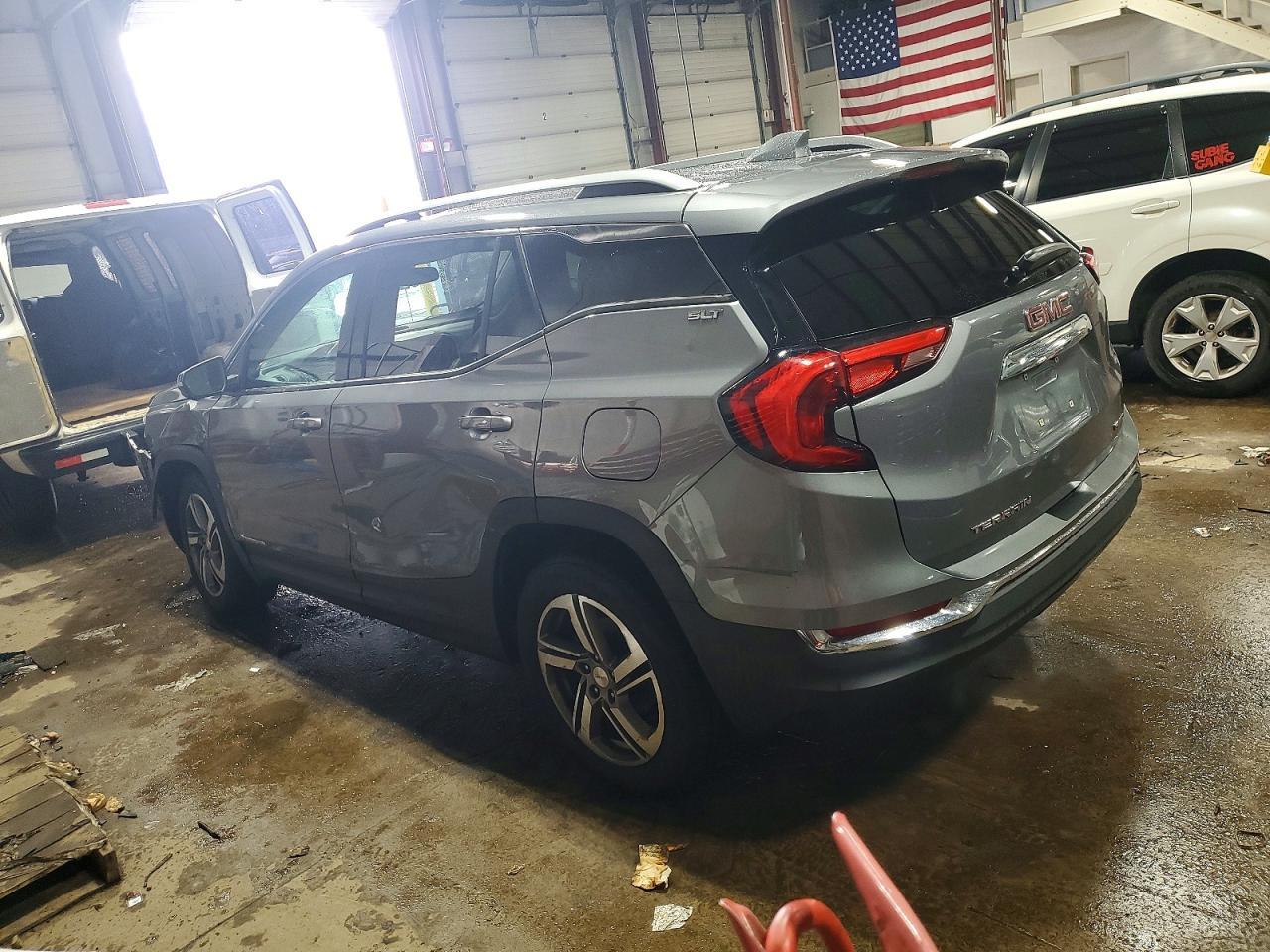 2018 GMC Terrain Slt - Image 2