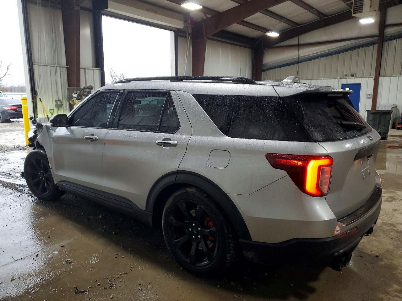 2020 Ford Explorer St - Image 2