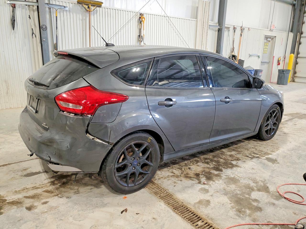 2016 Ford Focus Se - Фото 3