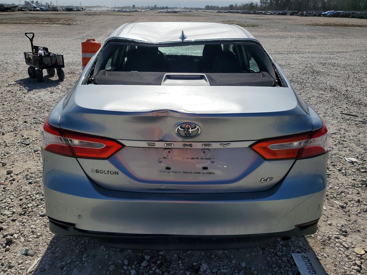 2019 Toyota Camry Le - Фото 6