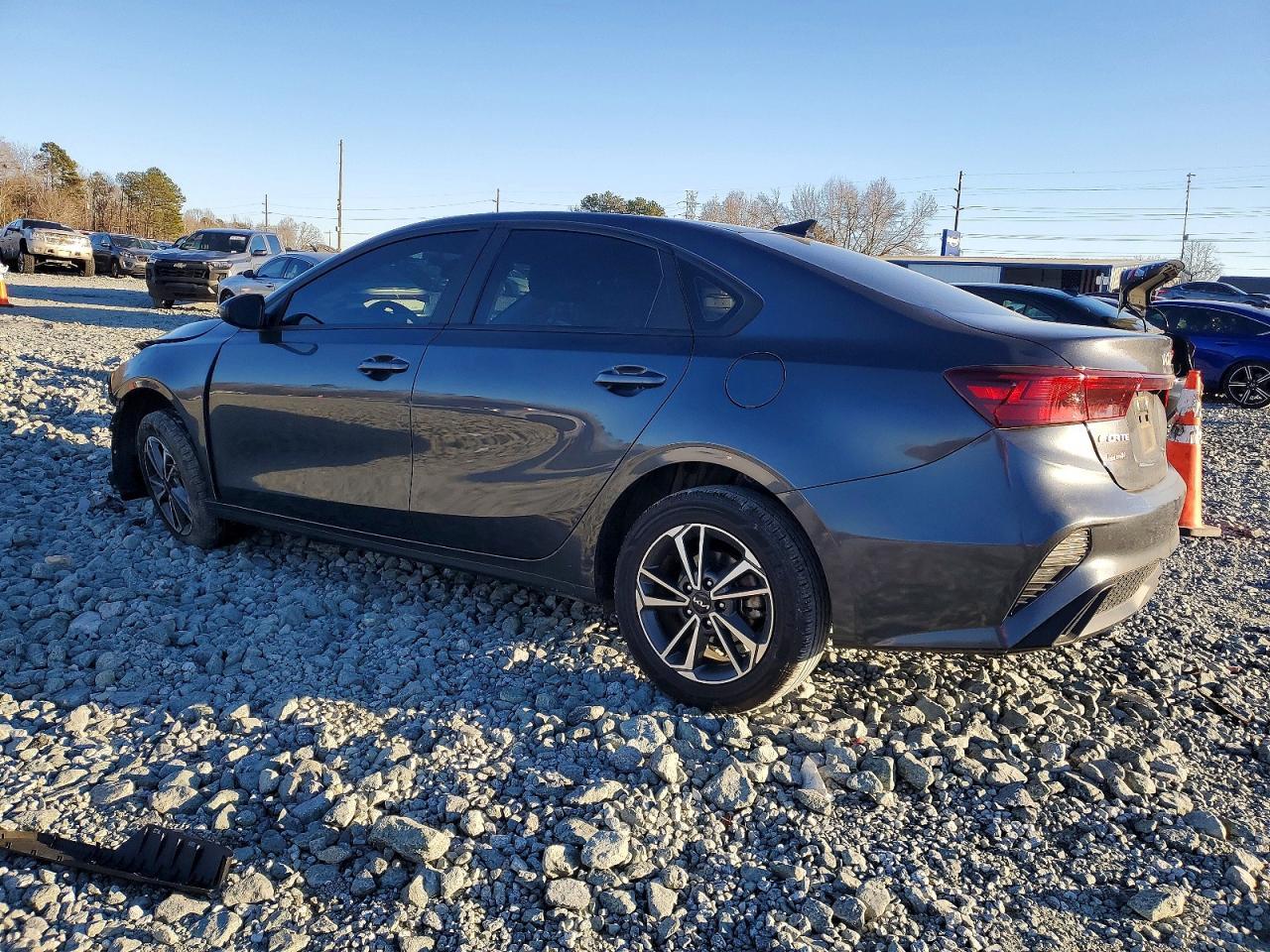 2023 Kia Forte Lx - Фото 2