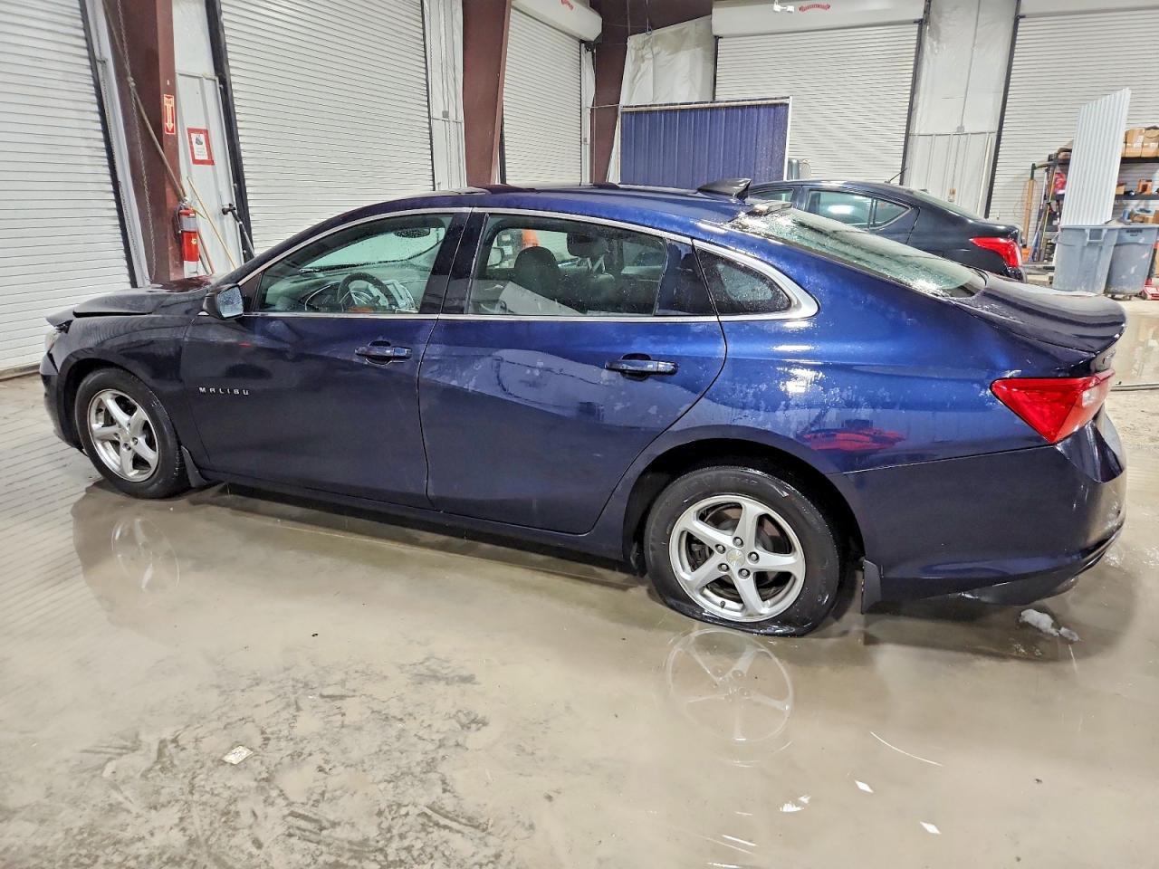 2018 Chevrolet Malibu Ls - Фото 2
