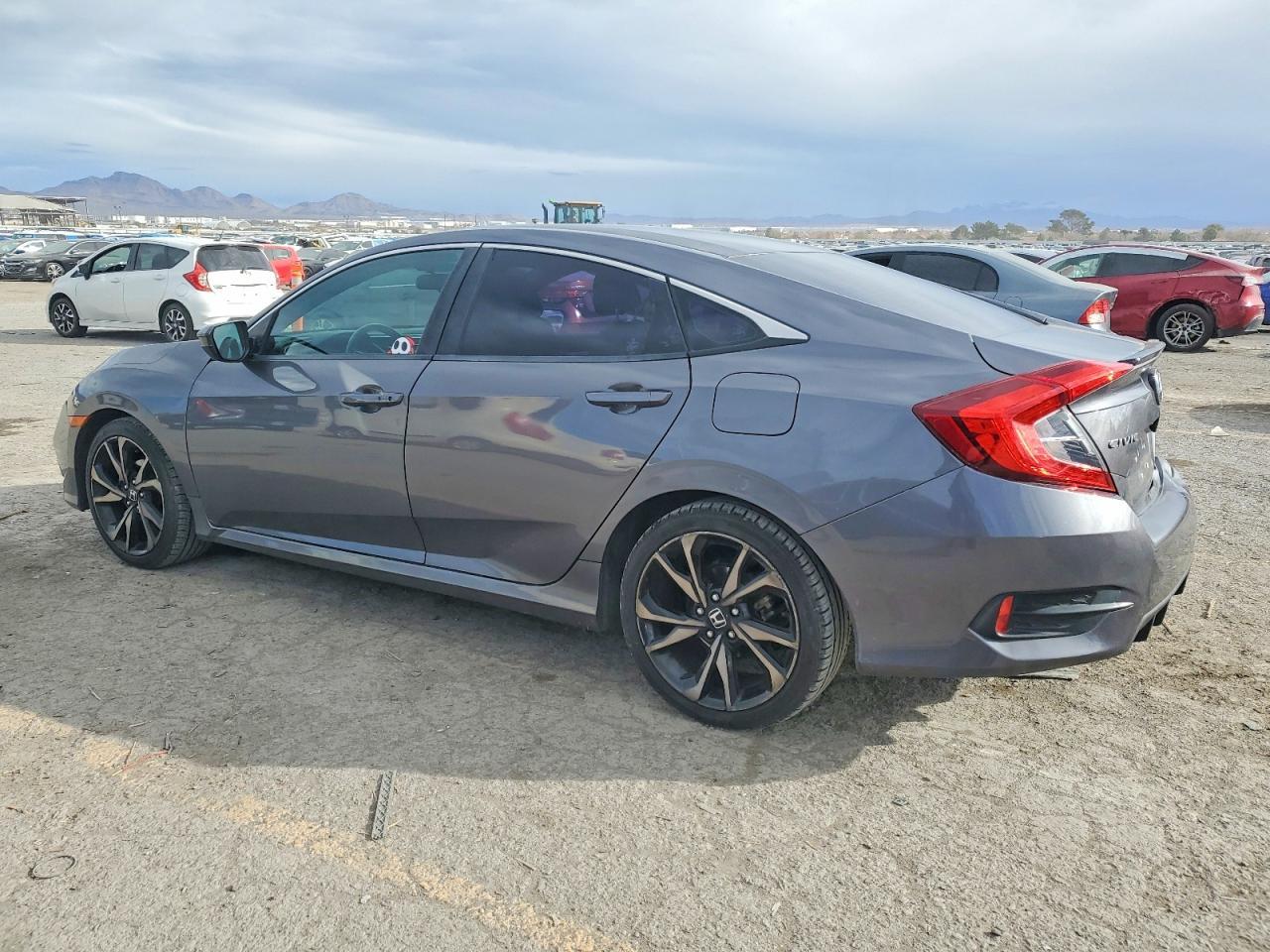 2019 Honda Civic Sport - Фото 2