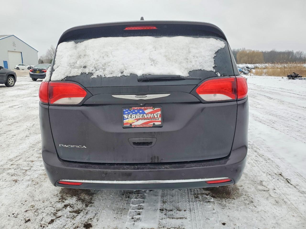 2017 Chrysler Pacifica Touring L Plus - Image 6