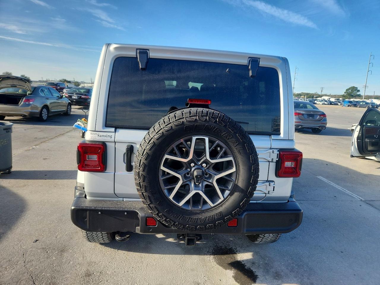 2024 Jeep Wrangler Sahara - Фото 6