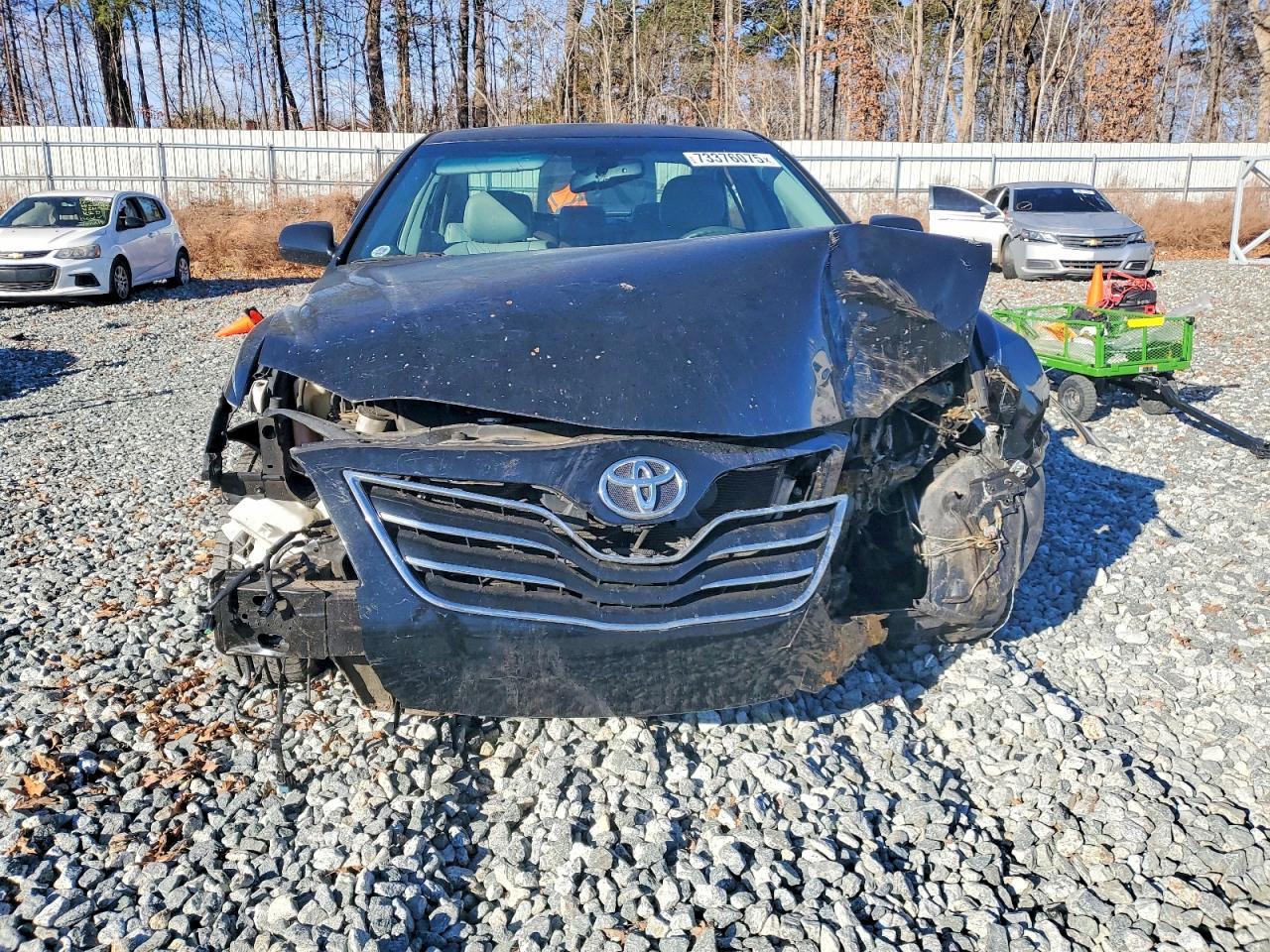 2011 Toyota Camry Base - Фото 5