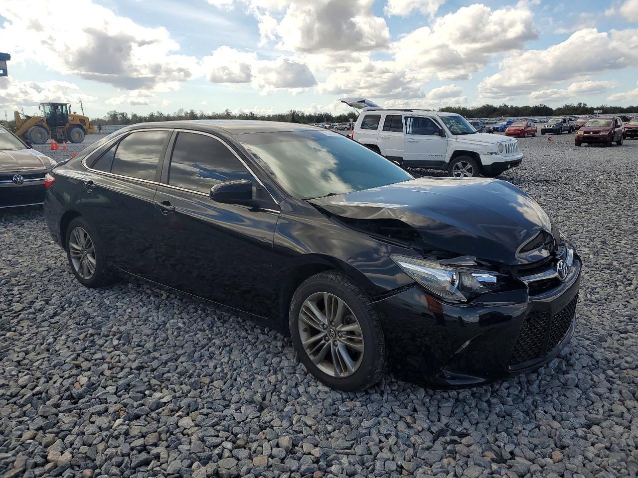 2016 Toyota Camry Le - Фото 4