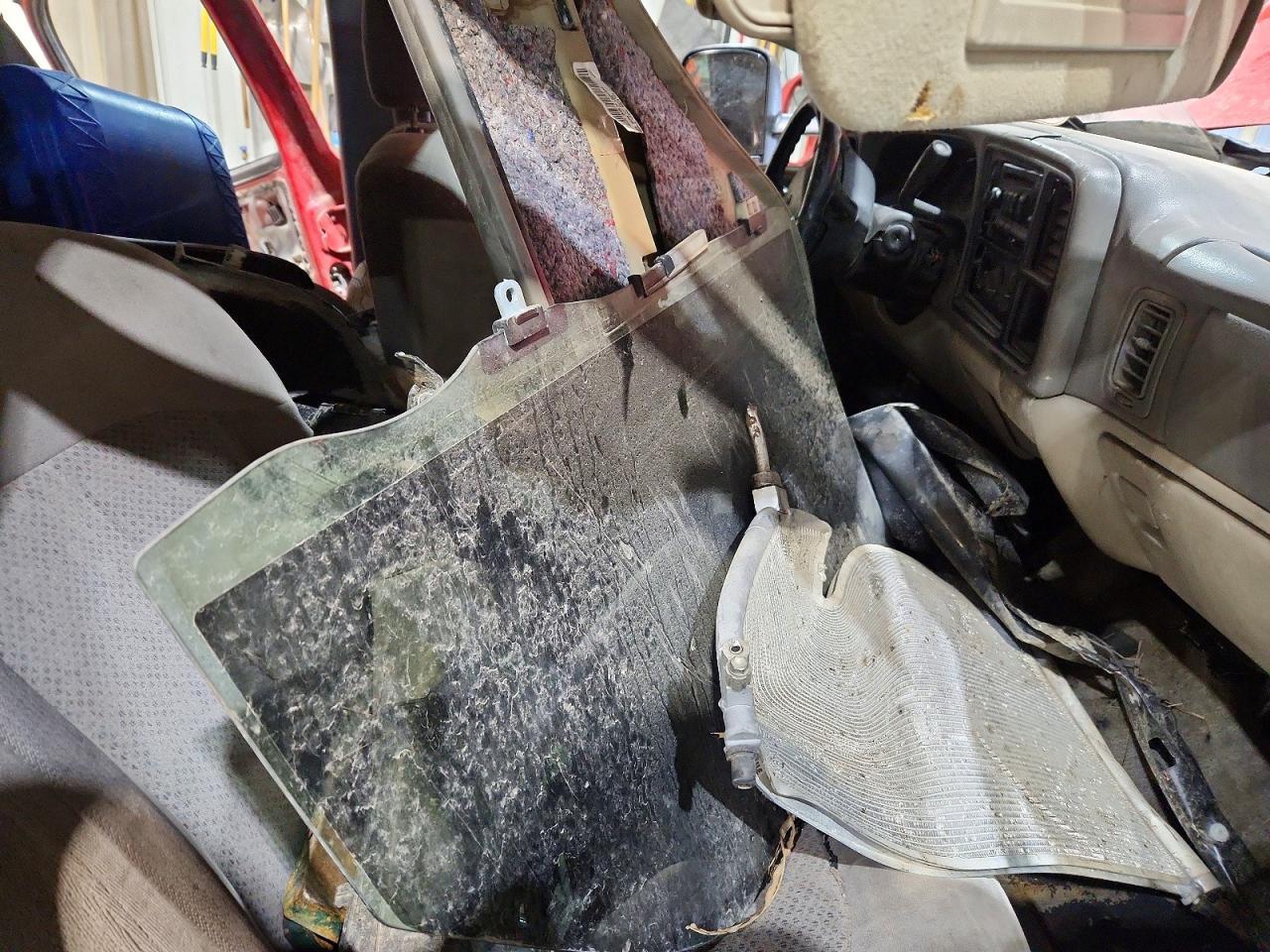 2002 Chevrolet Tahoe C1500 - Image 7