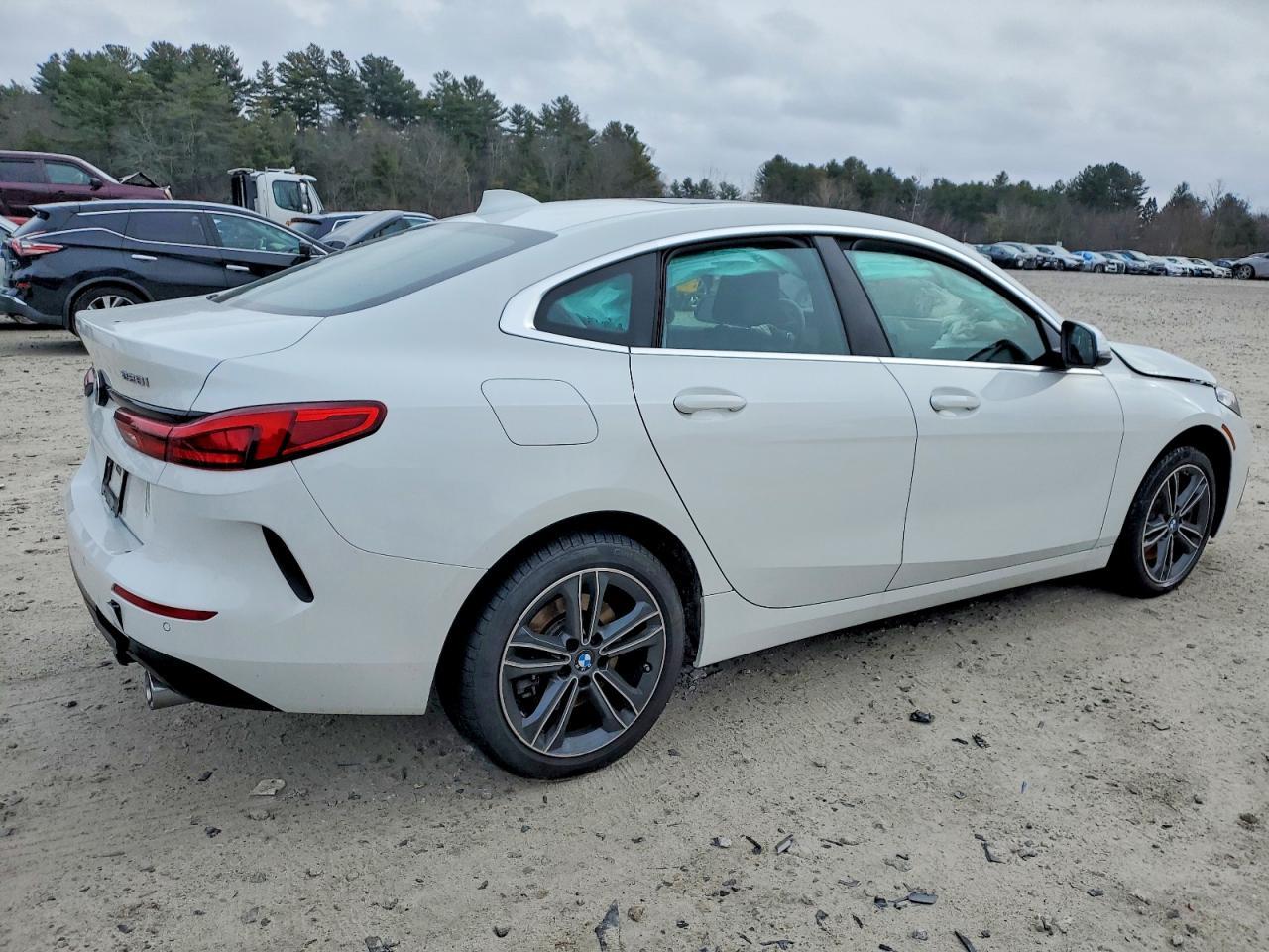 2024 BMW 228Xi - Фото 3