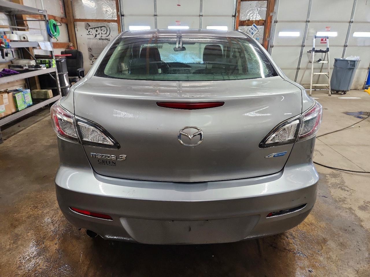2012 Mazda 3 I - Image 6
