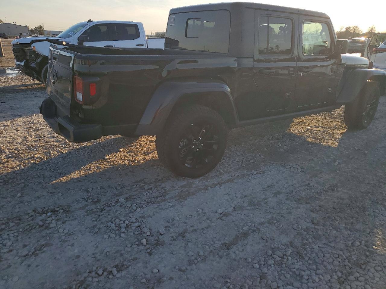 2025 Jeep Gladiator Sport - Фото 3