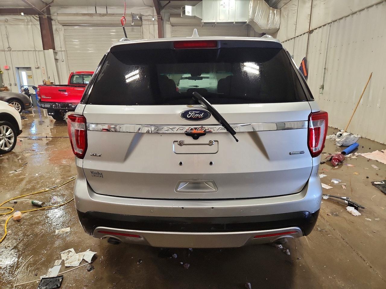 2017 Ford Explorer Xlt - Фото 6