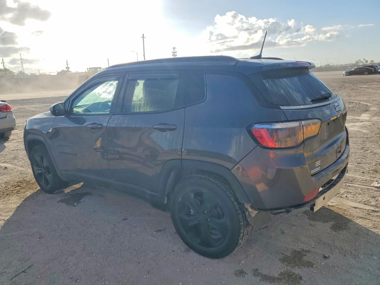 2021 Jeep Compass Latitude - Фото 2