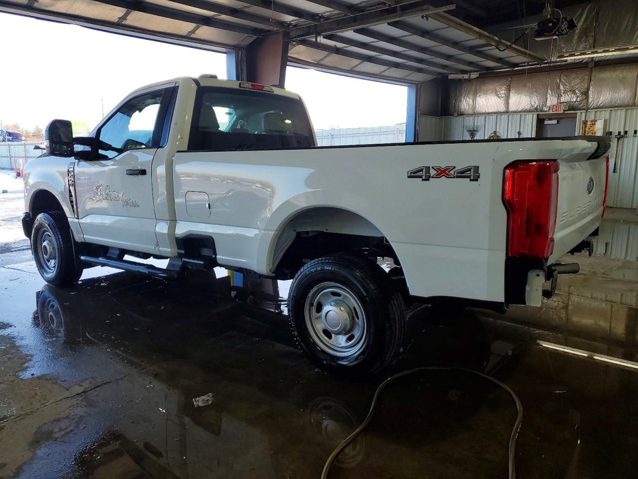2023 Ford F250 Super Duty - Фото 2