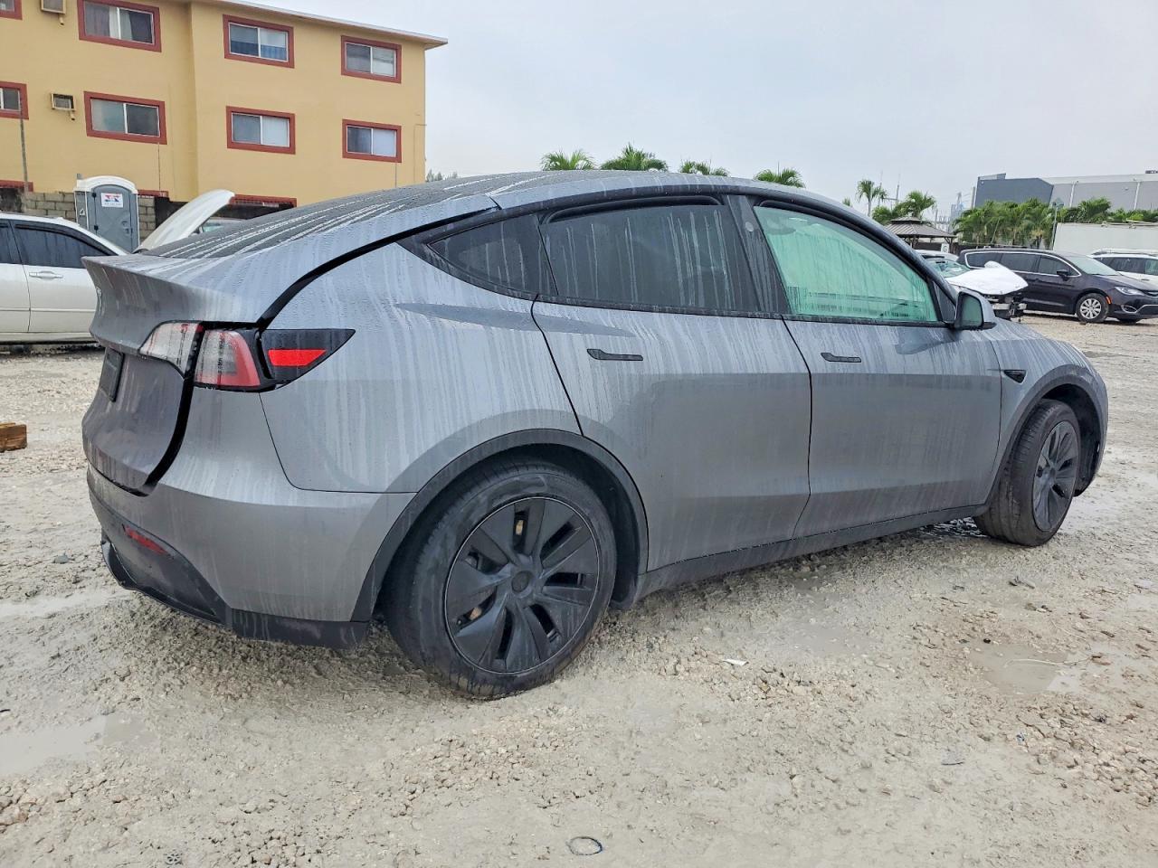 2024 Tesla Model Y - Image 3