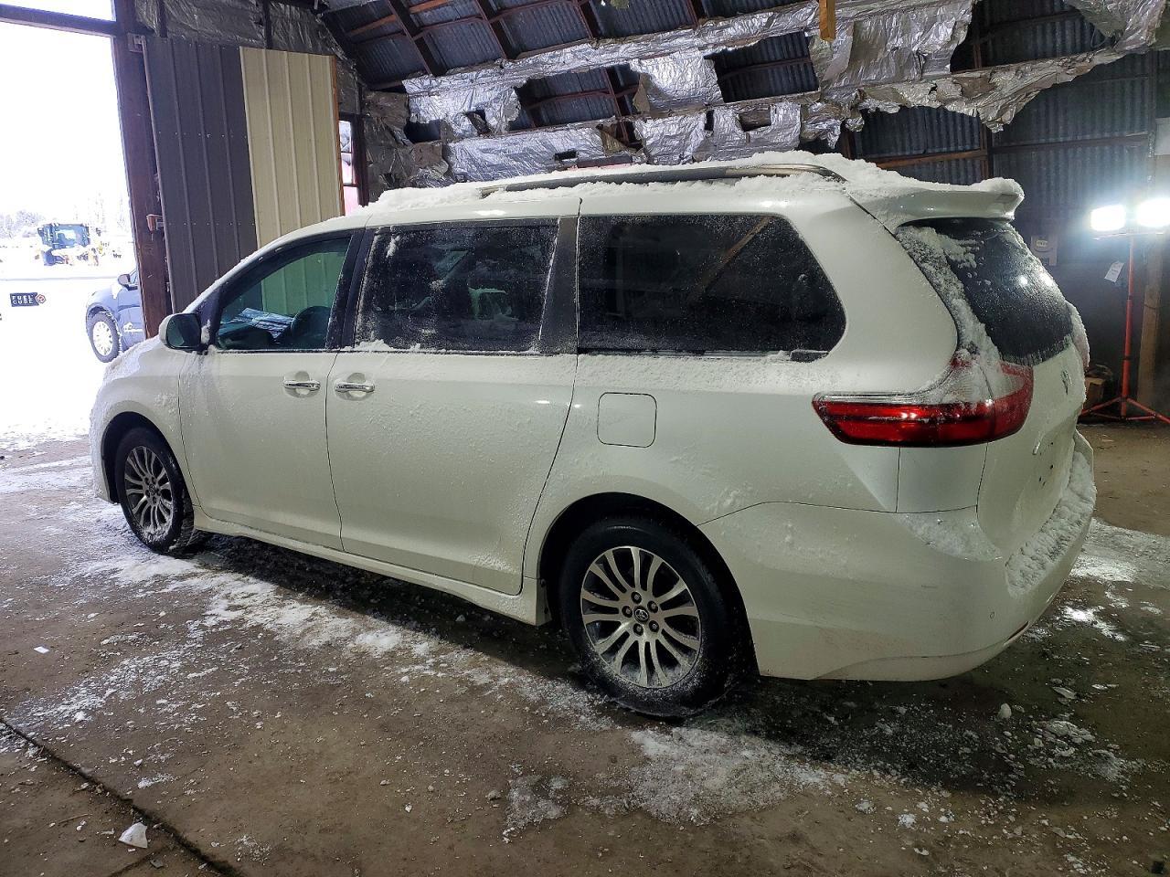 2018 Toyota Sienna Xle - Фото 2