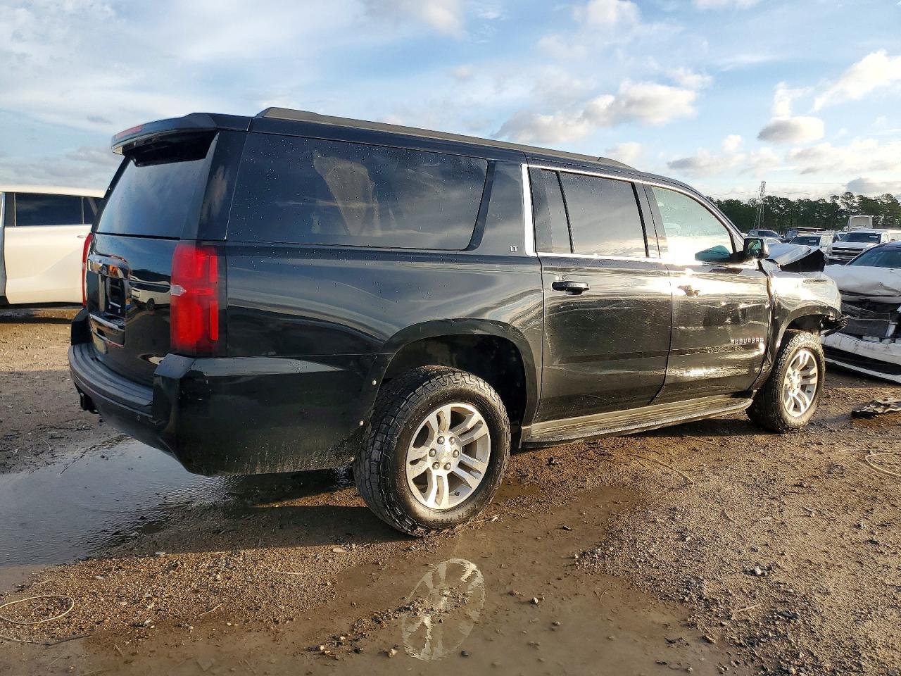 2019 Chevrolet Suburban K1500 Lt - Фото 3