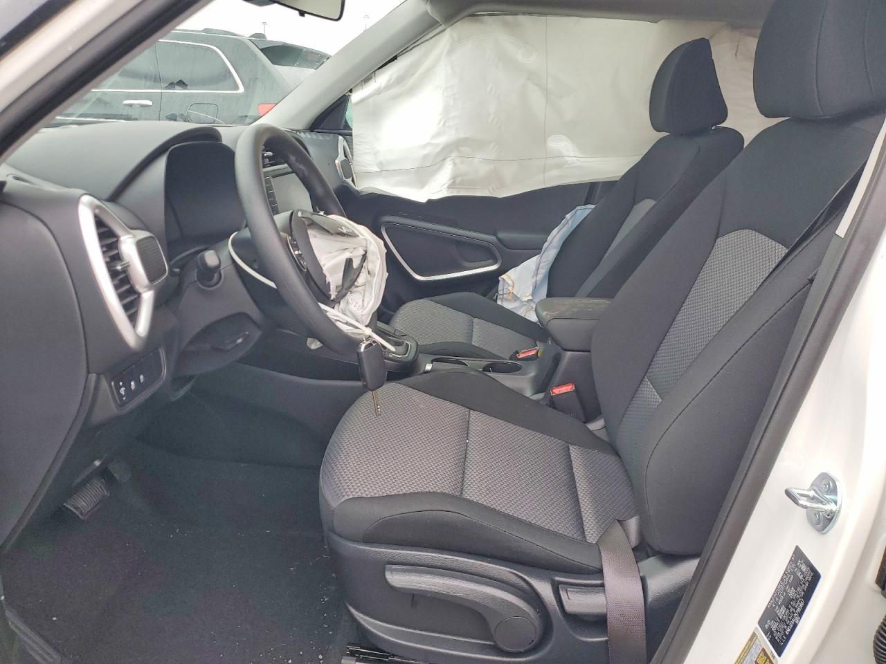 2025 Kia Soul Lx - Image 7