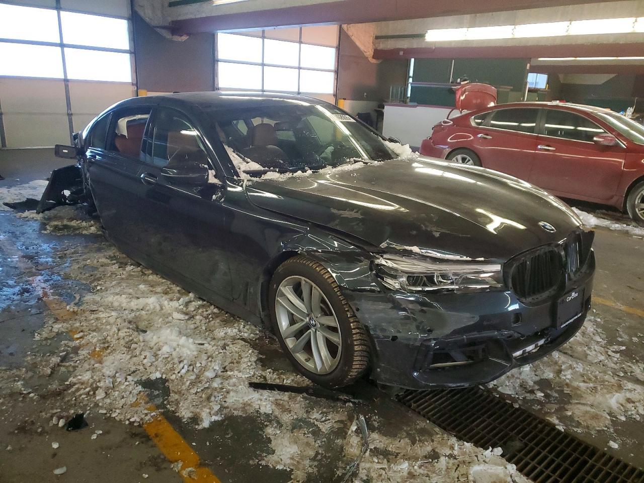 2017 BMW 750 Xi - Фото 4