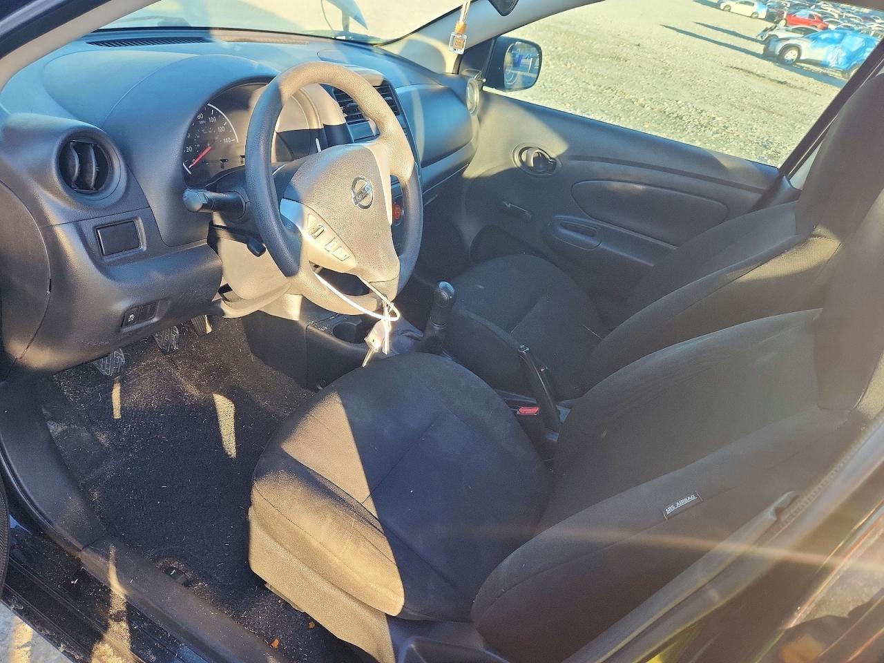 2015 Nissan Versa S - Фото 7