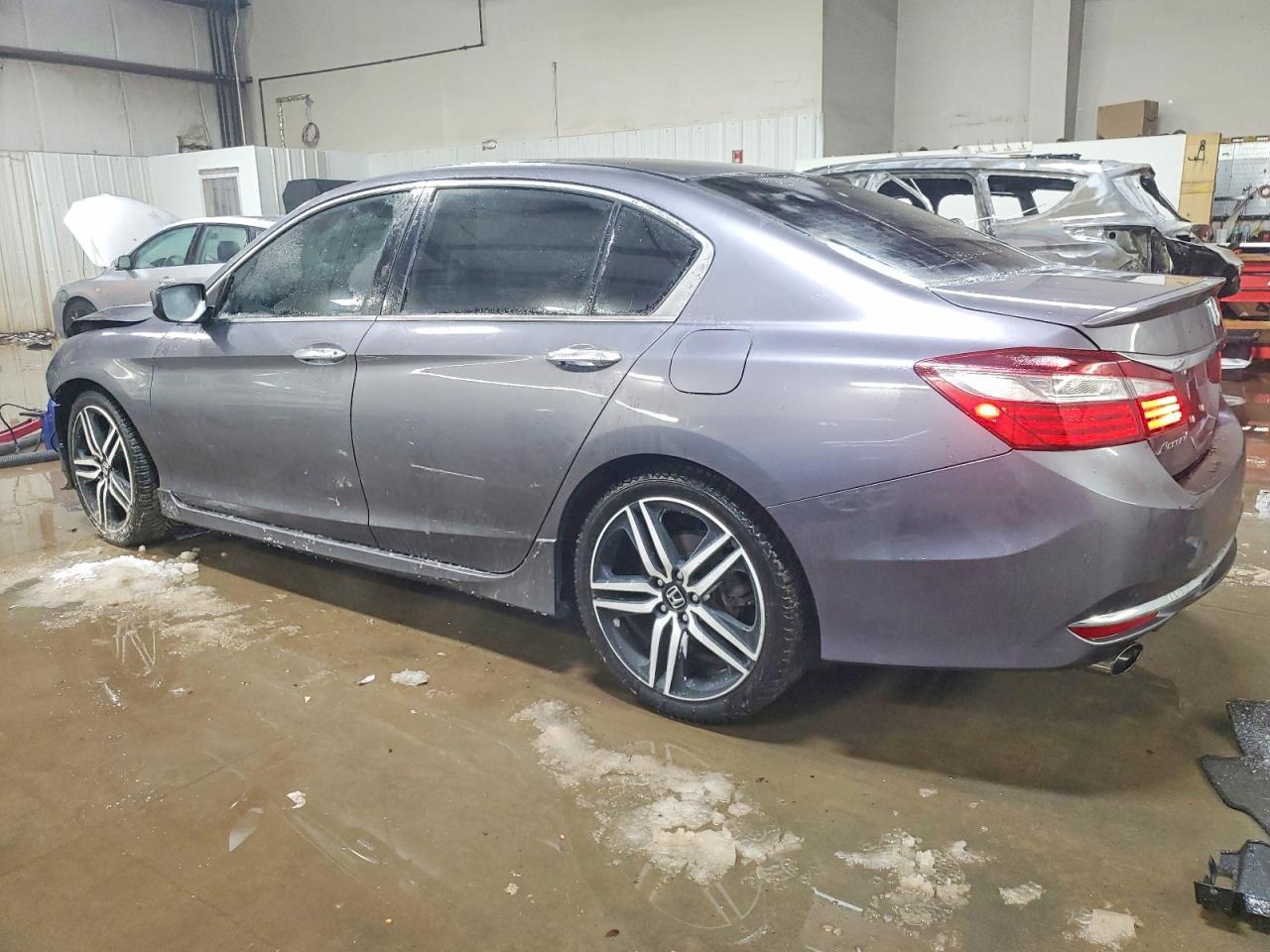 2017 Honda Accord Sport - Фото 2