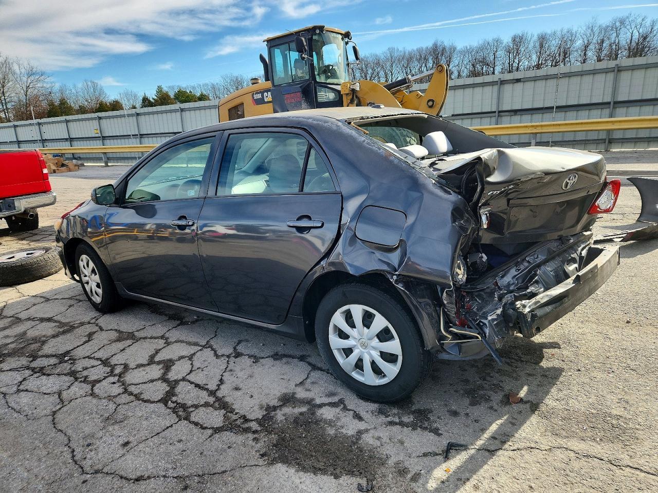 2010 Toyota Corolla Base - Фото 2