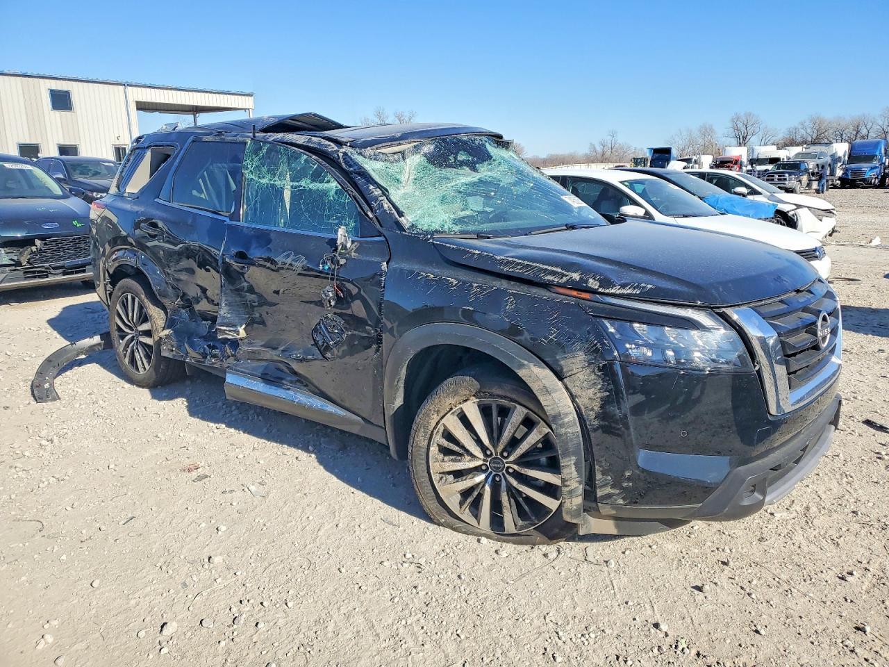 2025 Nissan Pathfinder Platinum - Фото 4