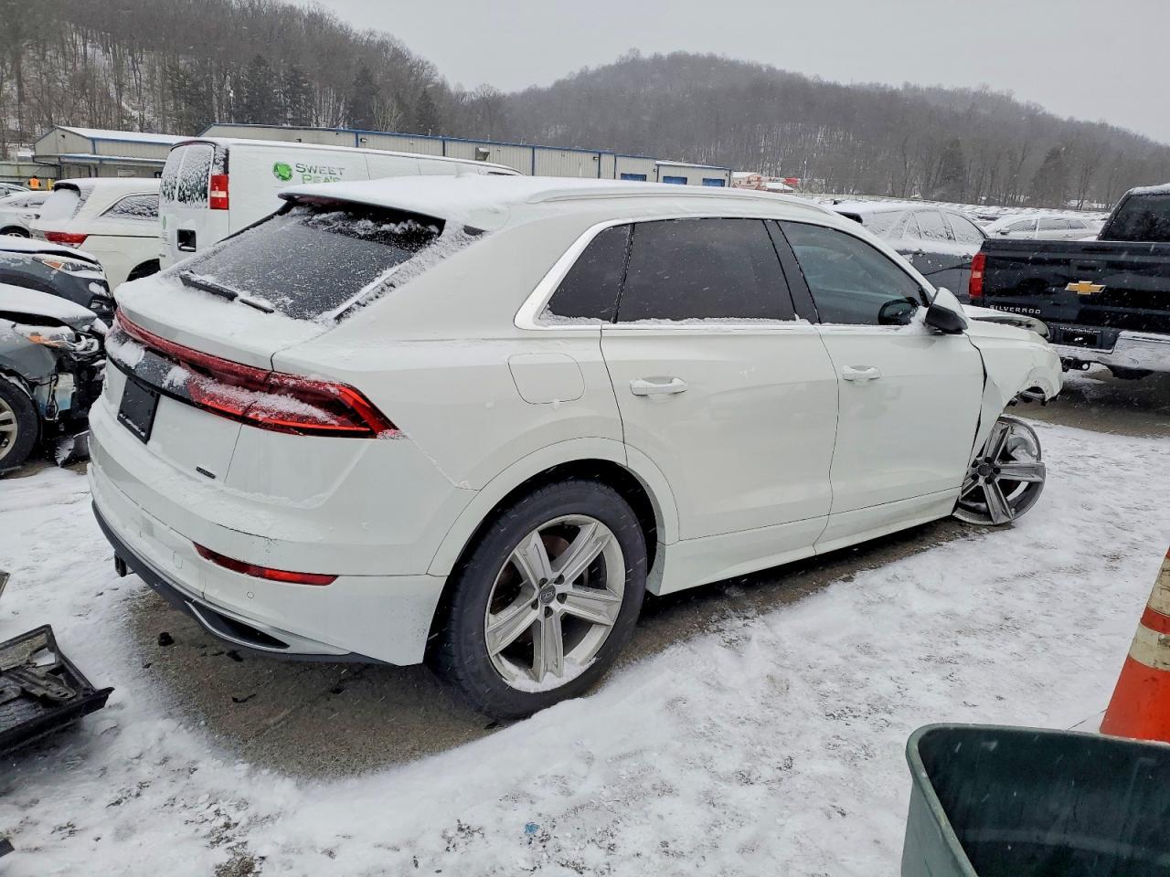 2019 Audi Q8 Premium - Фото 3