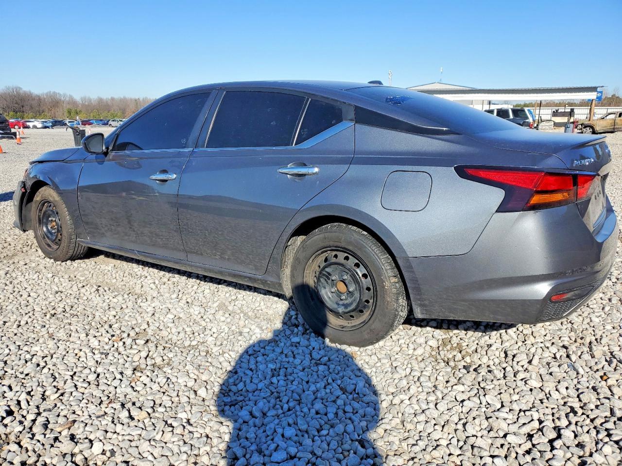2020 Nissan Altima S - Фото 2