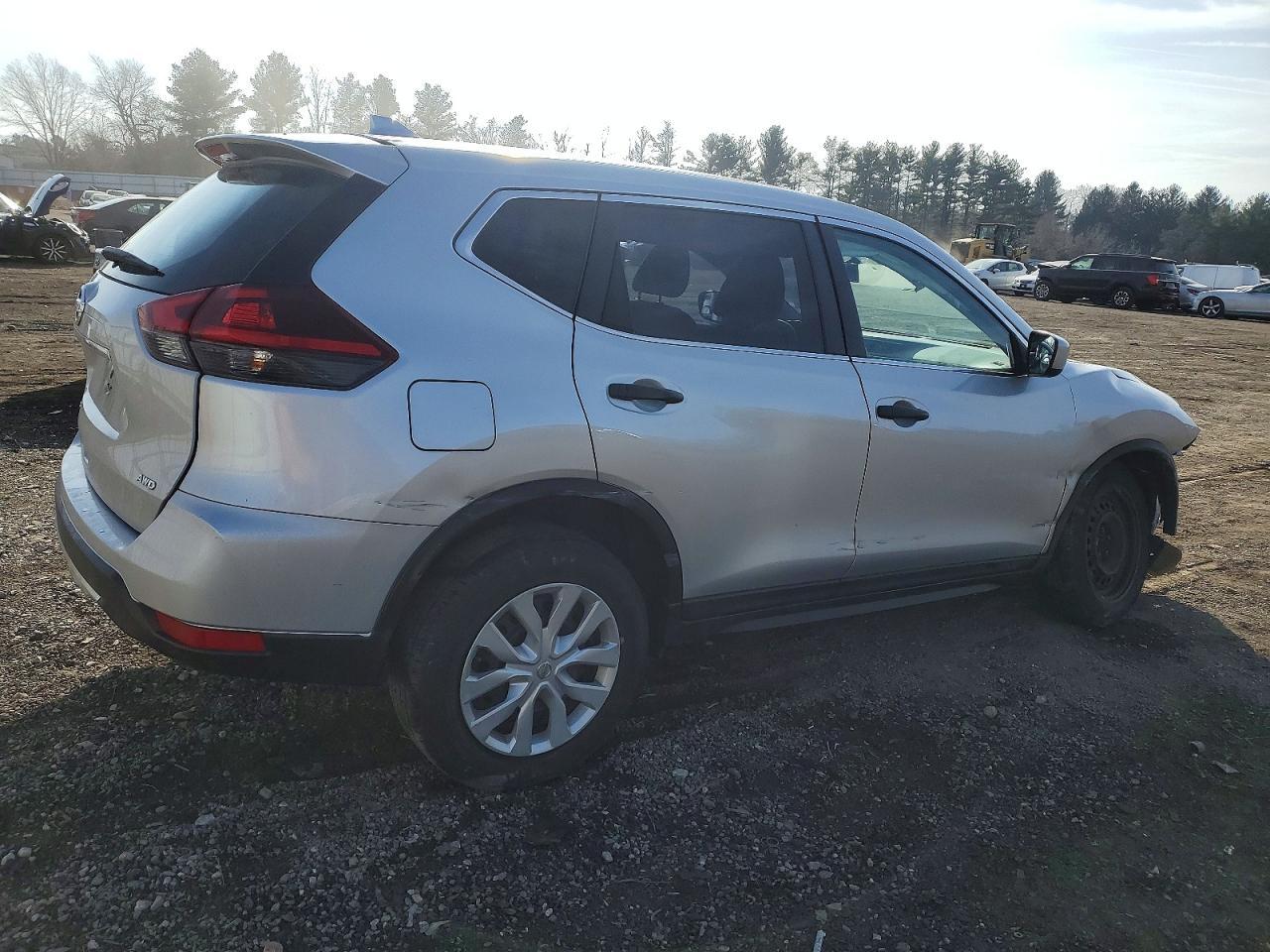 2018 Nissan Rogue S - Фото 3