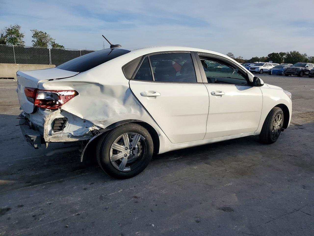 2023 Kia Rio Lx - Фото 3