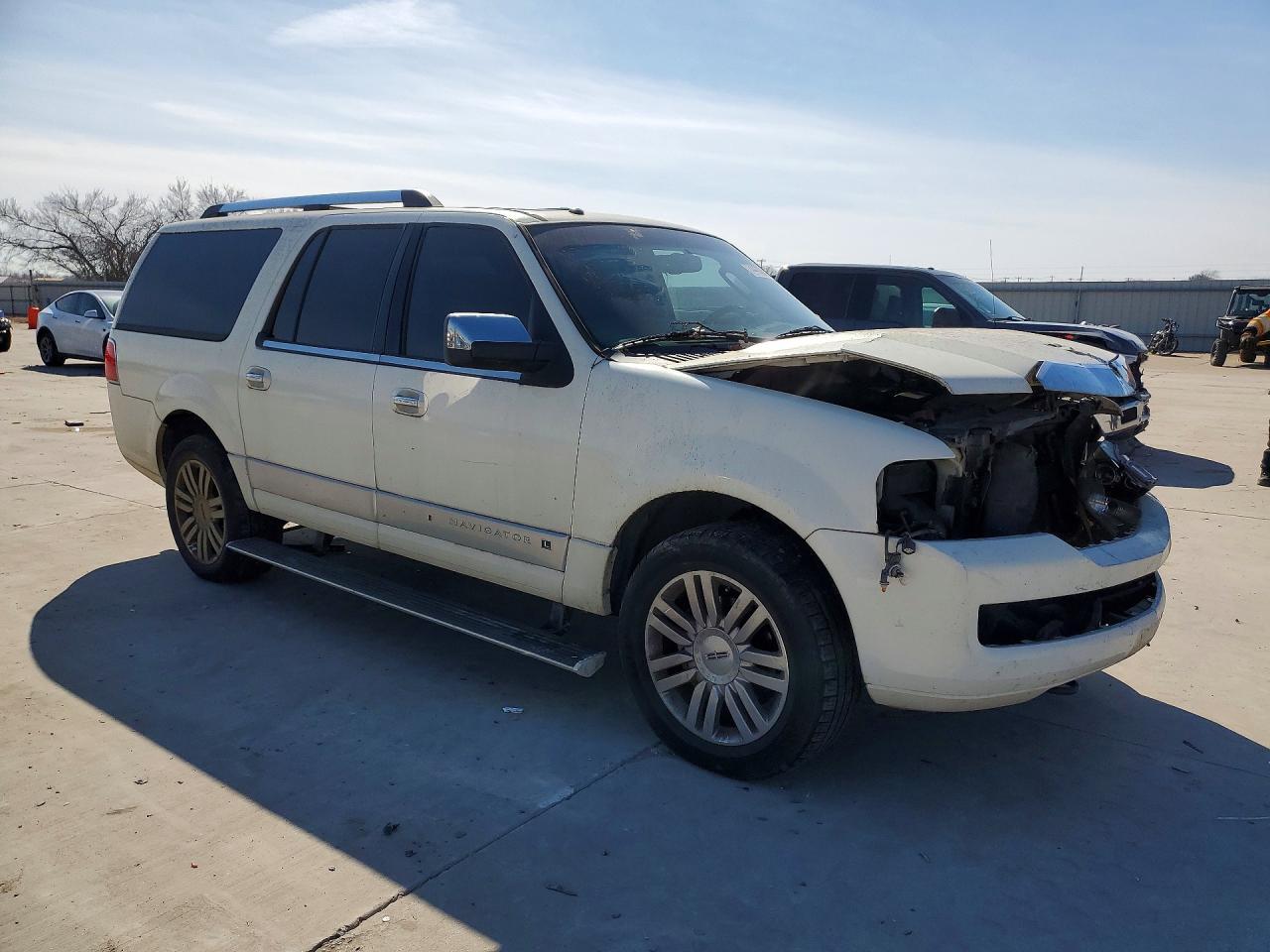 2008 Lincoln Navigator L - Image 4