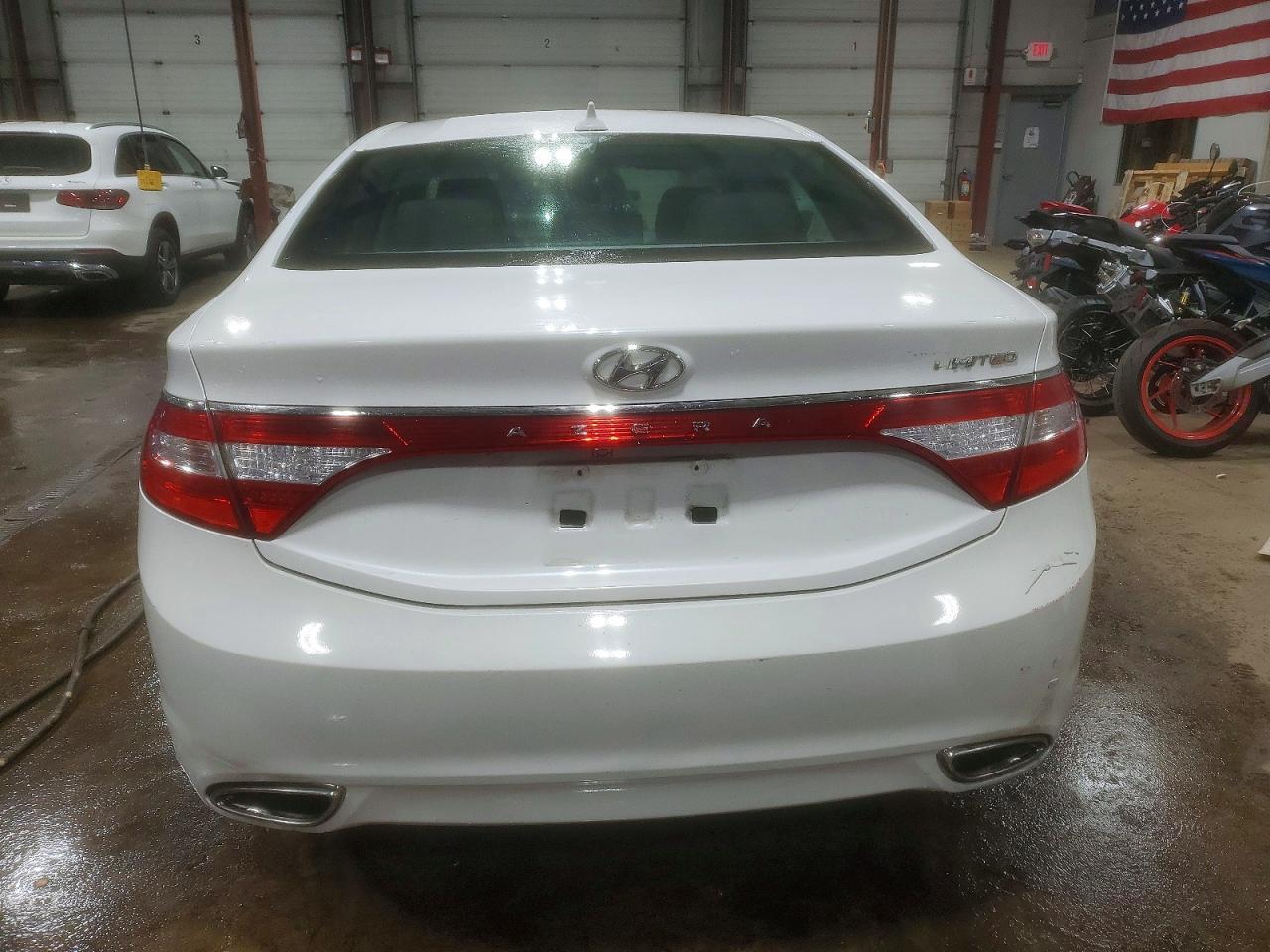 2014 Hyundai Azera Limited - Image 6