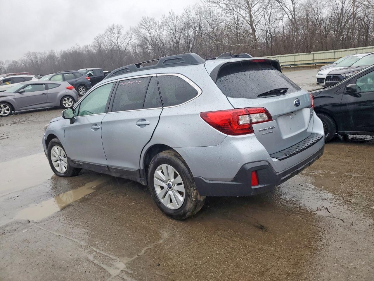 2019 Subaru Outback 2.5I Premium - Фото 2